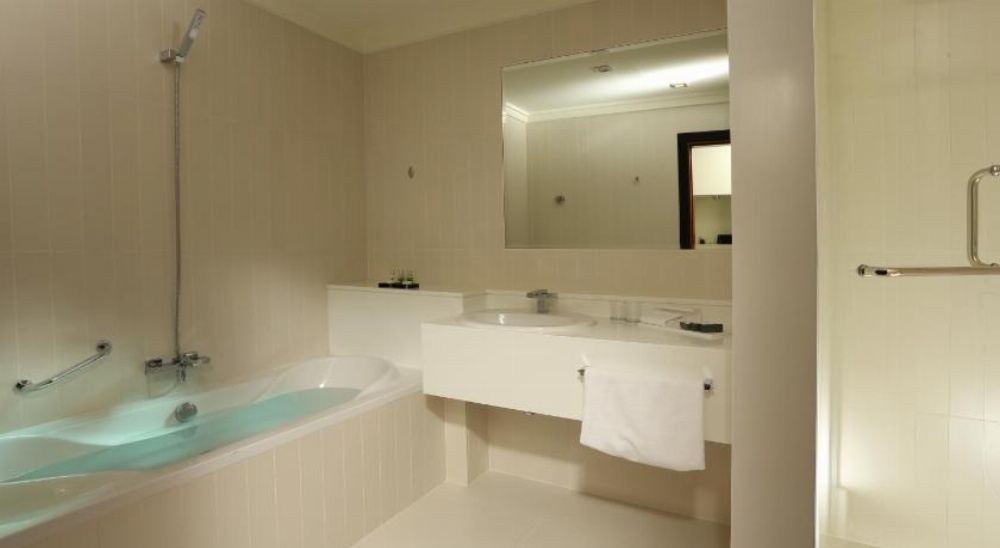 Millennium Airport Hotel Dubai Image 11