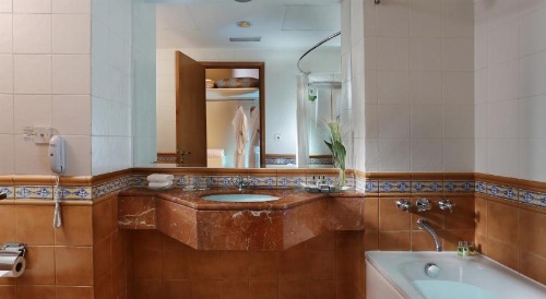 Millennium Airport Hotel Dubai image 23